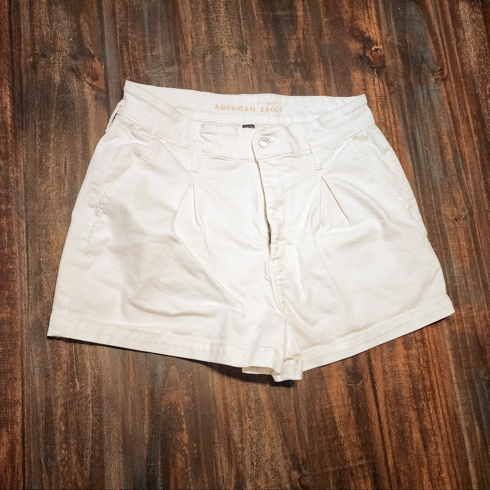 AEO White Stretchy Shorts
